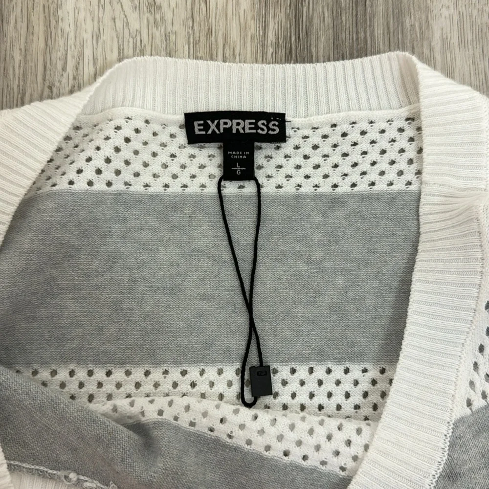Express women’s gray and white striped sweater size large New never worn
